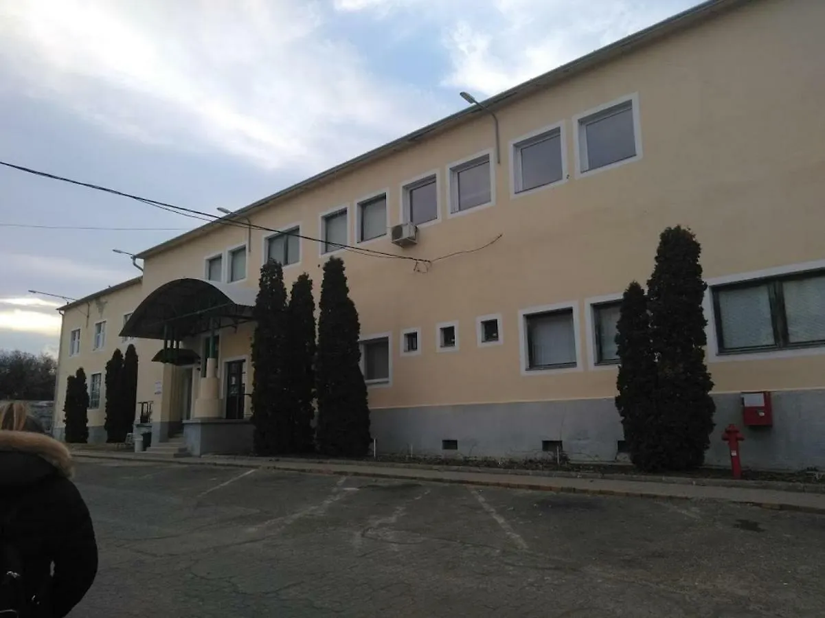 Maglodi Uti Munkavallaloi Hotel Будапешт 0*,  Венгрия