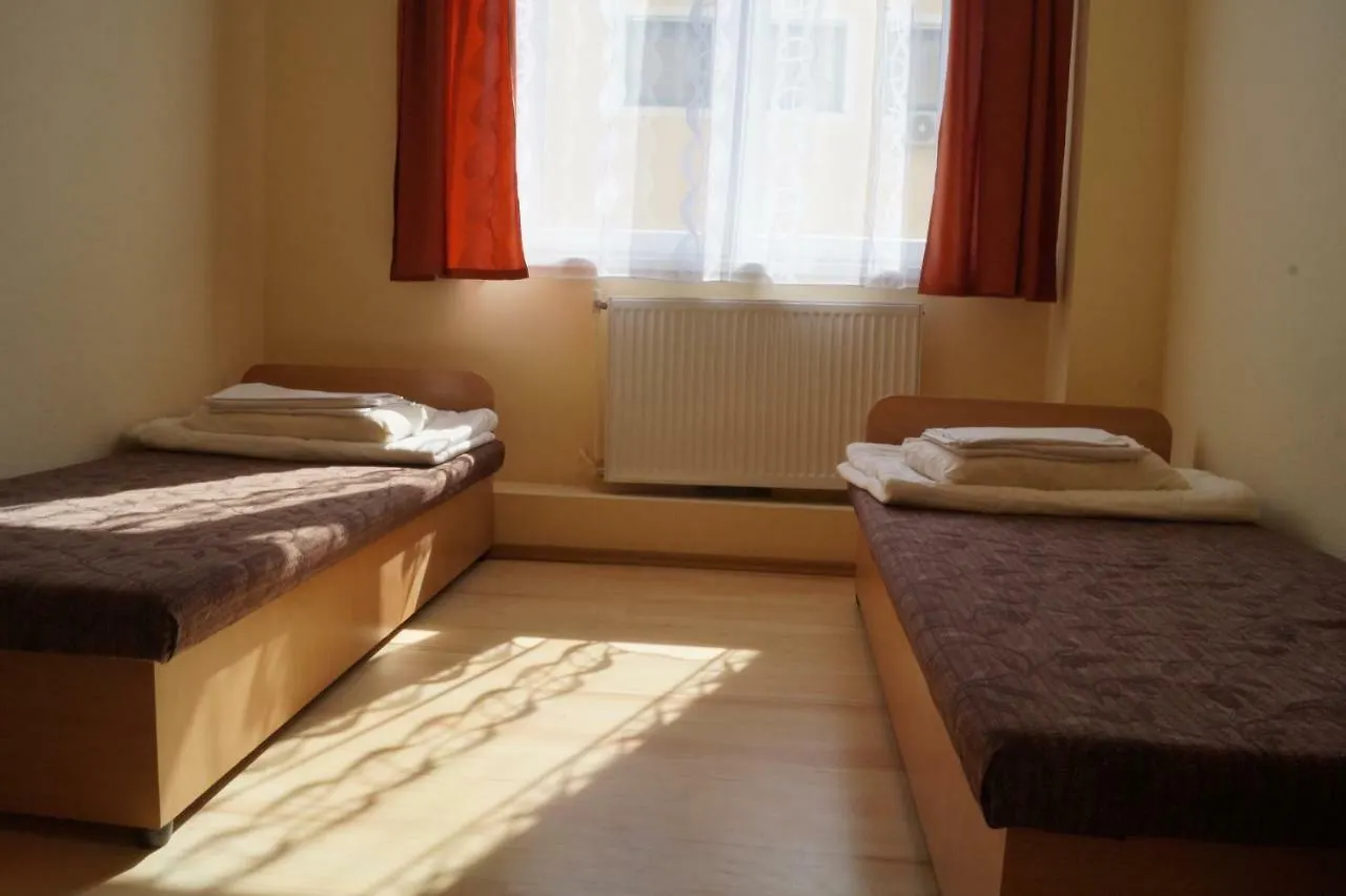 Хостел Maglodi Uti Munkavallaloi Hotel Будапешт